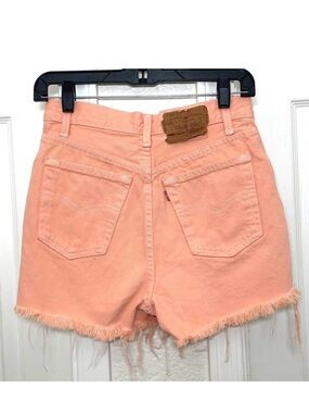 Levi’s 501 Vintage Button Fly Peach Denim Cutoff Highrise Shorts Size 26